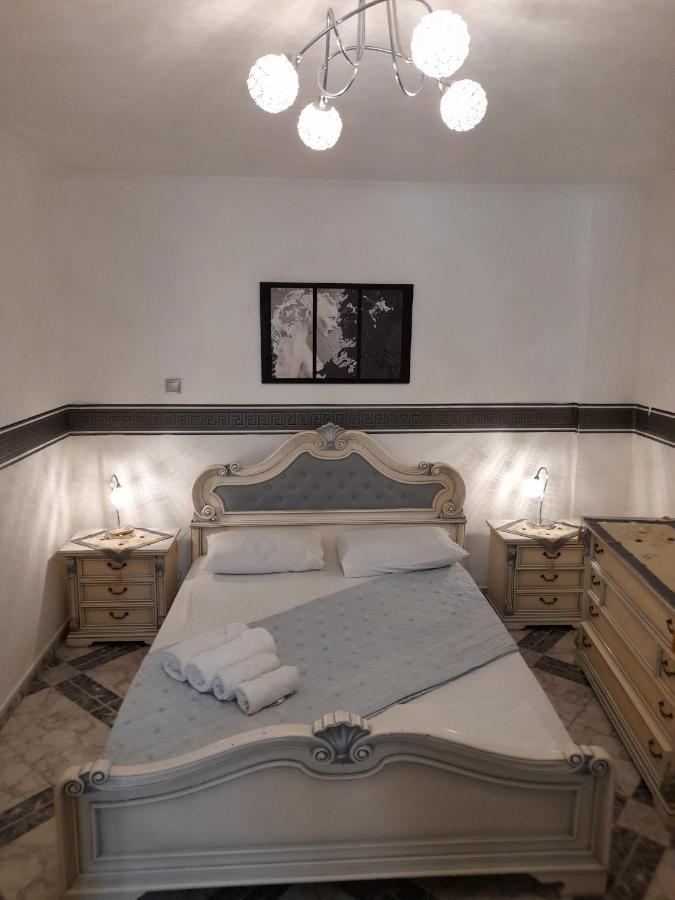 Markos Hotel apartamentowy Perissa (Santorini)